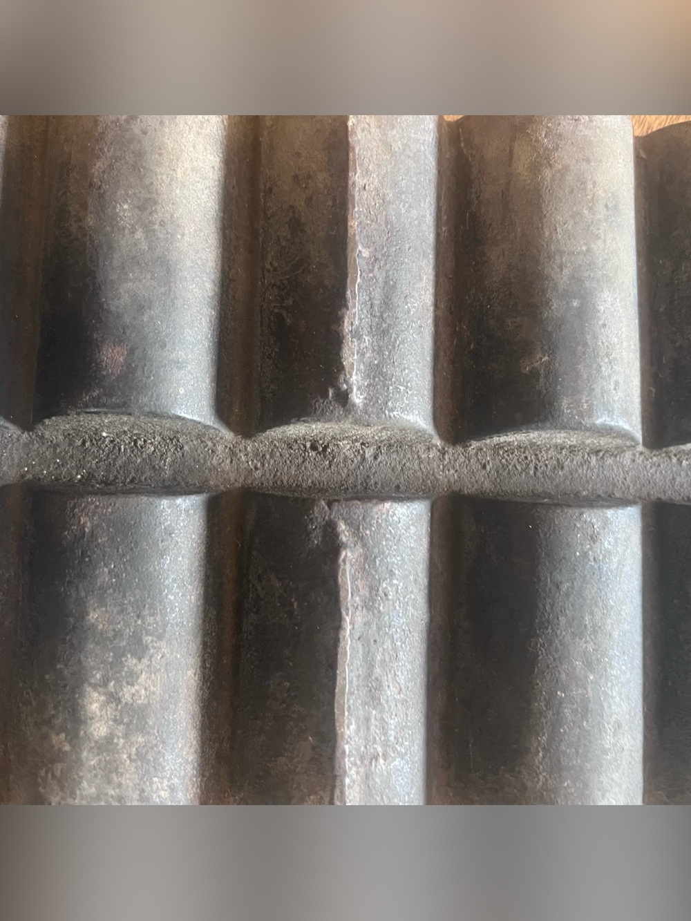 Vintage Cast Iron French Loaf/Cornbread/Muffin Pan, 12 Cavity, No Rust - Picture 5 of 13